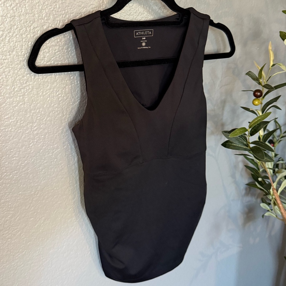 Athleta 34B Black Women's Tank Top With Rouging